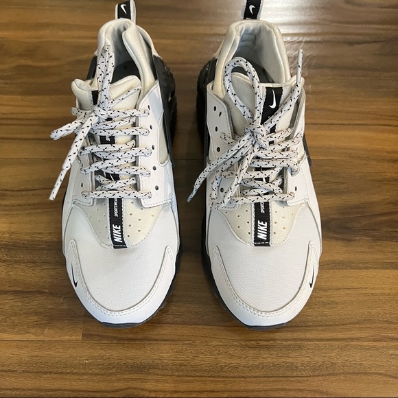 6Y Grey Nikes - Picture 3 of 5